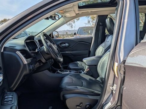 Used 2016 Jeep Cherokee High Altitude w/ Luxury Group FWD image 11