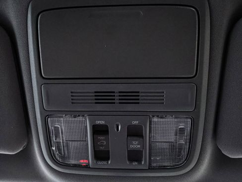 Used 2019 Honda CR-V EX image 29