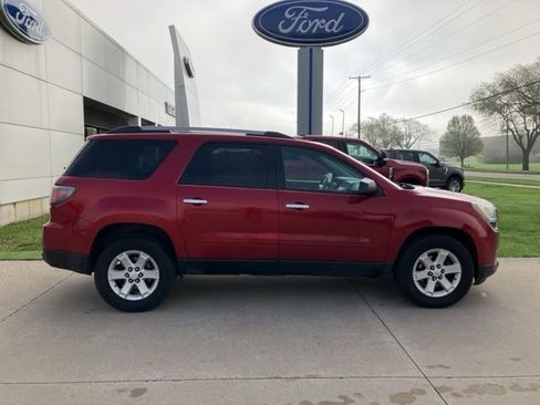 Used 2014 GMC Acadia SLE image 4