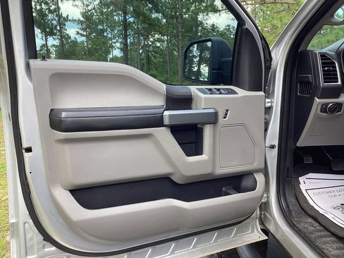 Used 2016 Ford F150 XLT AWD/4WD image 12