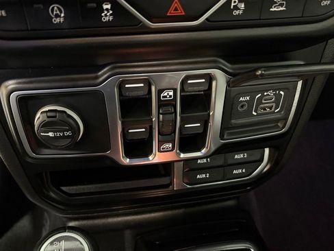 Used 2023 Jeep Wrangler Unlimited Sahara image 27