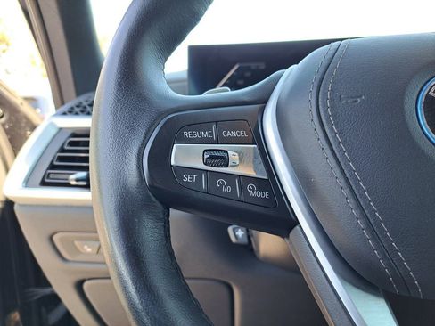 Used 2024 BMW X5 xDrive50e image 25
