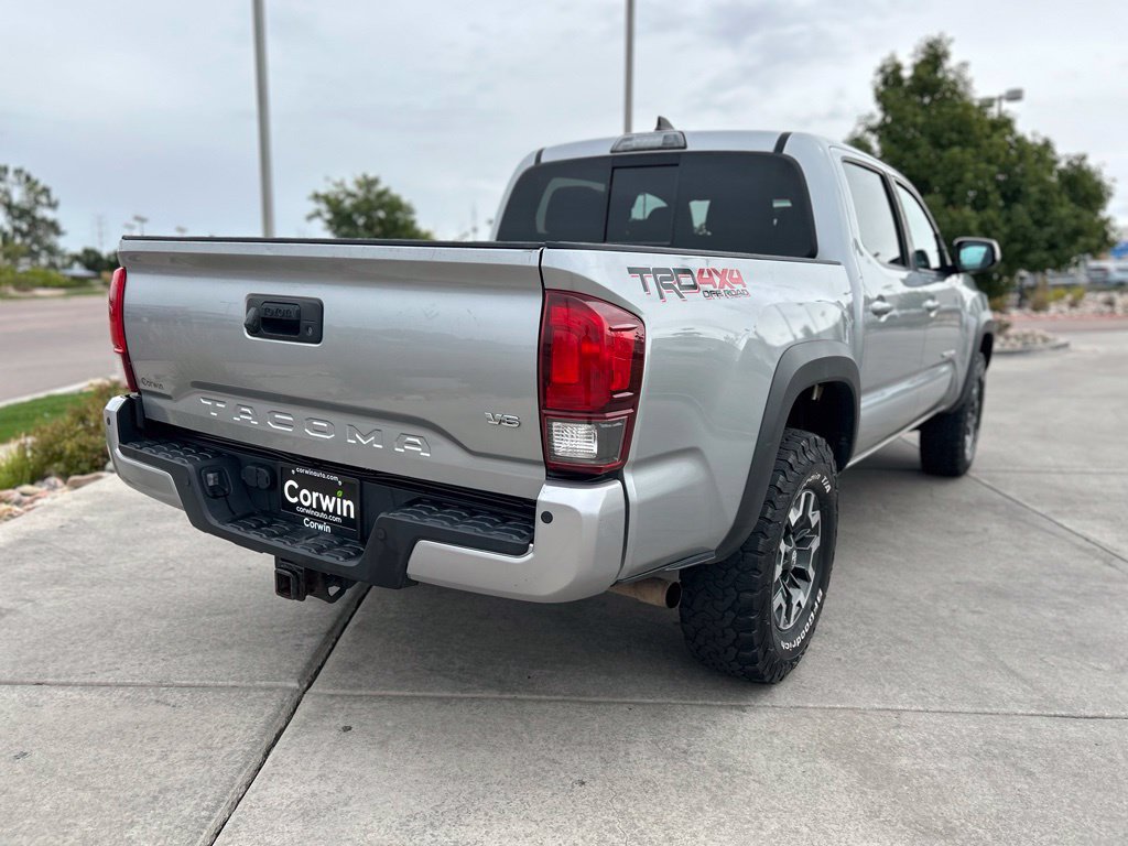 Used 2019 Toyota Tacoma TRD Off-Road w/ Technology Package AWD/4WD image 8
