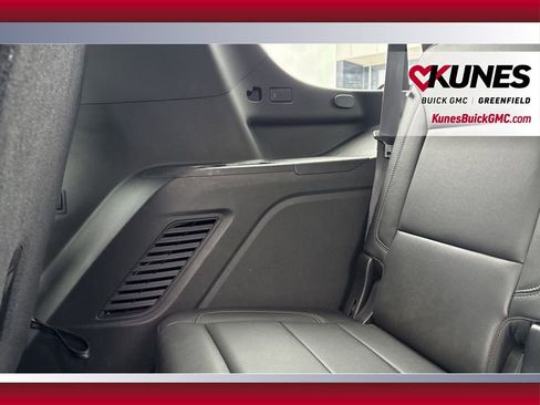 Used 2021 Chevrolet Tahoe Z71 w/ Z71 Signature Package image 36