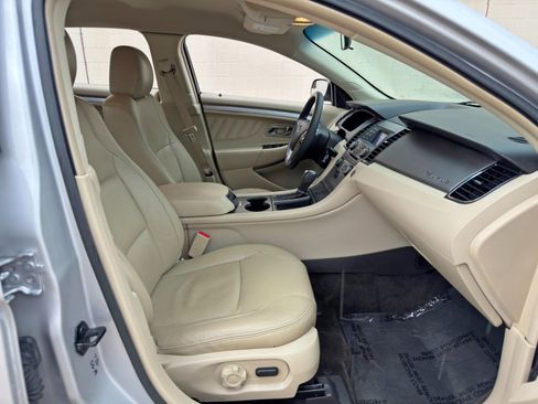Used 2015 Ford Taurus SE FWD image 14