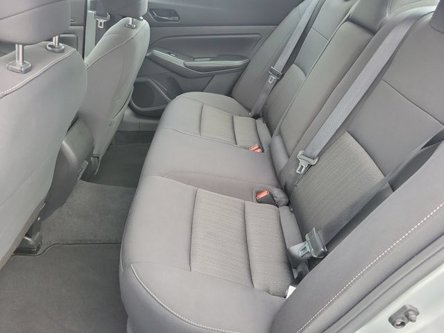 Used 2025 Nissan Altima 2.5 SV FWD image 14