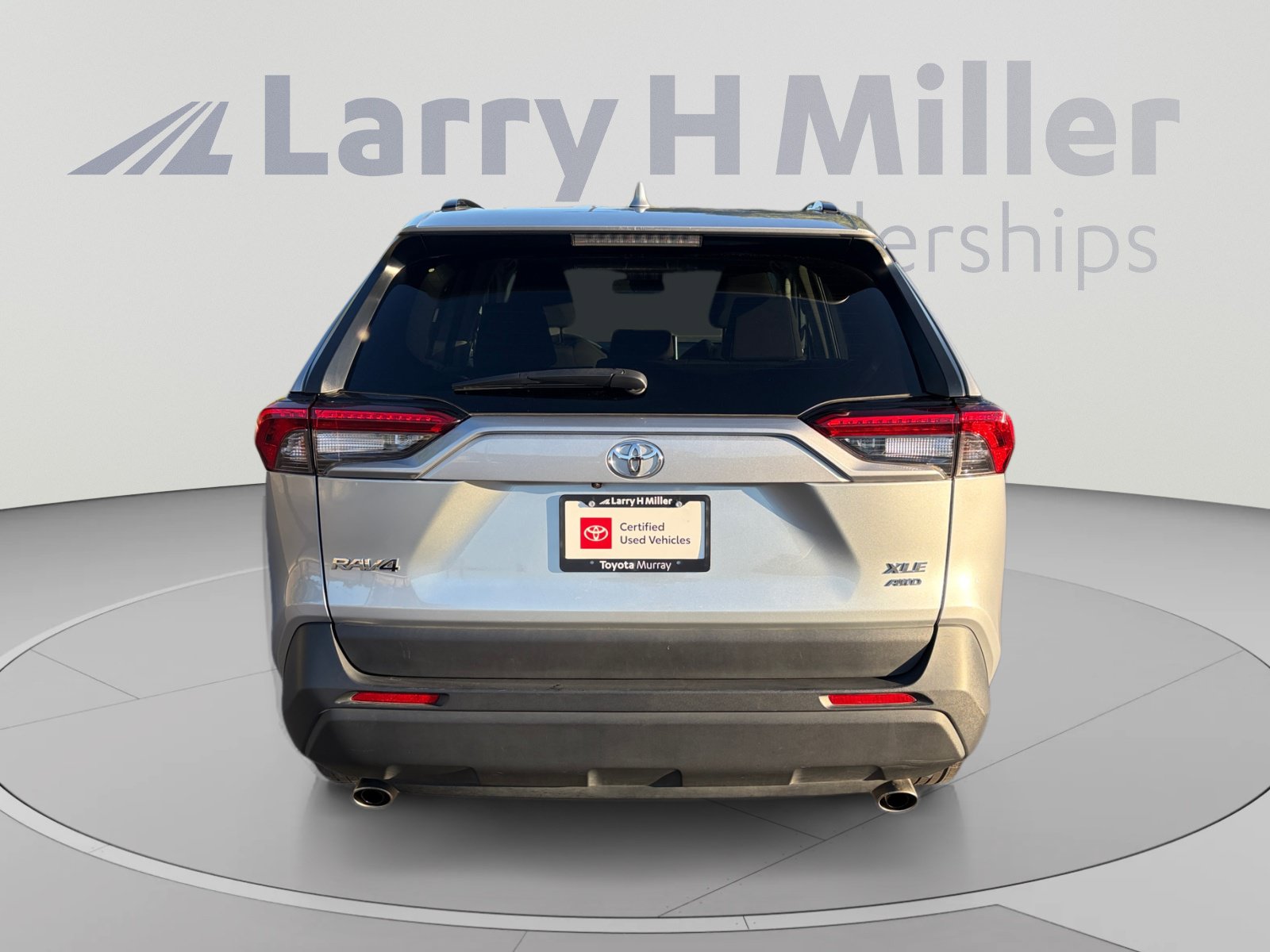 Used 2024 Toyota RAV4 XLE AWD/4WD image 4