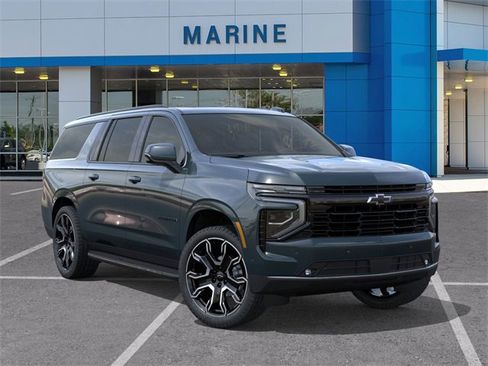 New 2026 Chevrolet Suburban RST image 7