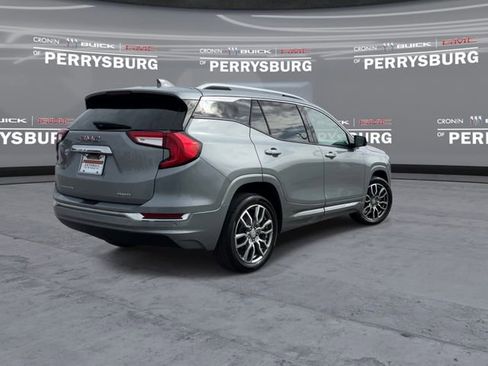 Used 2024 GMC Terrain Denali w/ Denali Premium Package AWD/4WD image 7