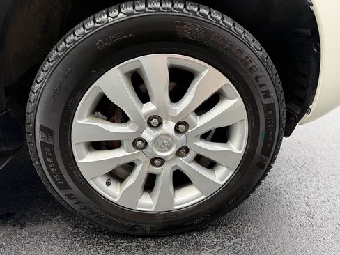 Used 2018 Toyota Sequoia Platinum AWD/4WD image 5