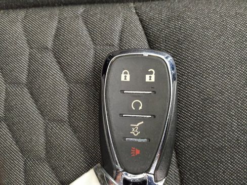 Used 2019 Chevrolet Equinox LT w/ Sun & Navigation Package image 32