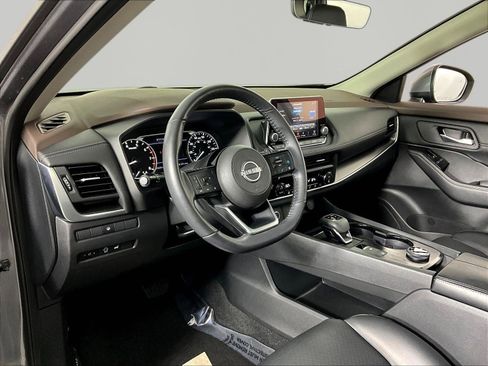 Certified 2023 Nissan Rogue SV w/ SV Premium B Package AWD/4WD image 17