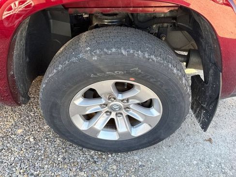 Used 2020 RAM 1500 Laramie AWD/4WD image 6