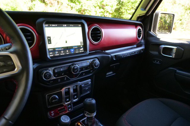 Used 2021 Jeep Wrangler Rubicon AWD/4WD image 14