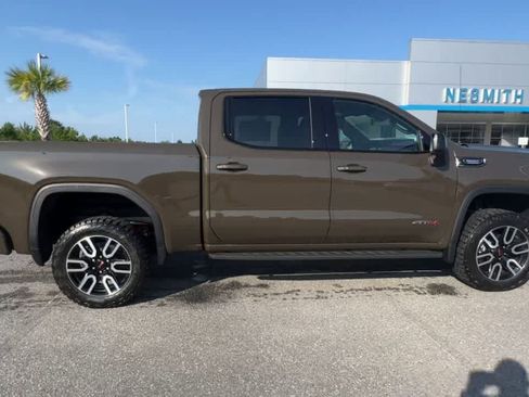 Used 2023 GMC Sierra 1500 AT4 w/ AT4 Premium Package AWD/4WD image 9
