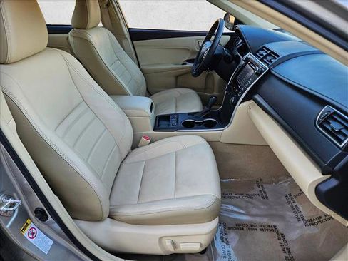Used 2015 Toyota Camry XLE w/ Moonroof Package image 21