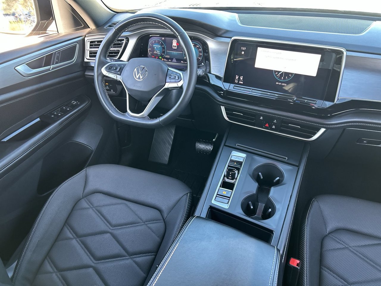 Used 2024 Volkswagen Atlas Cross Sport SE FWD image 11