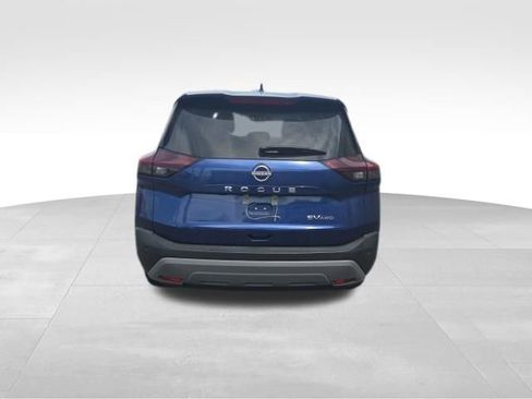 Used 2023 Nissan Rogue SV image 4