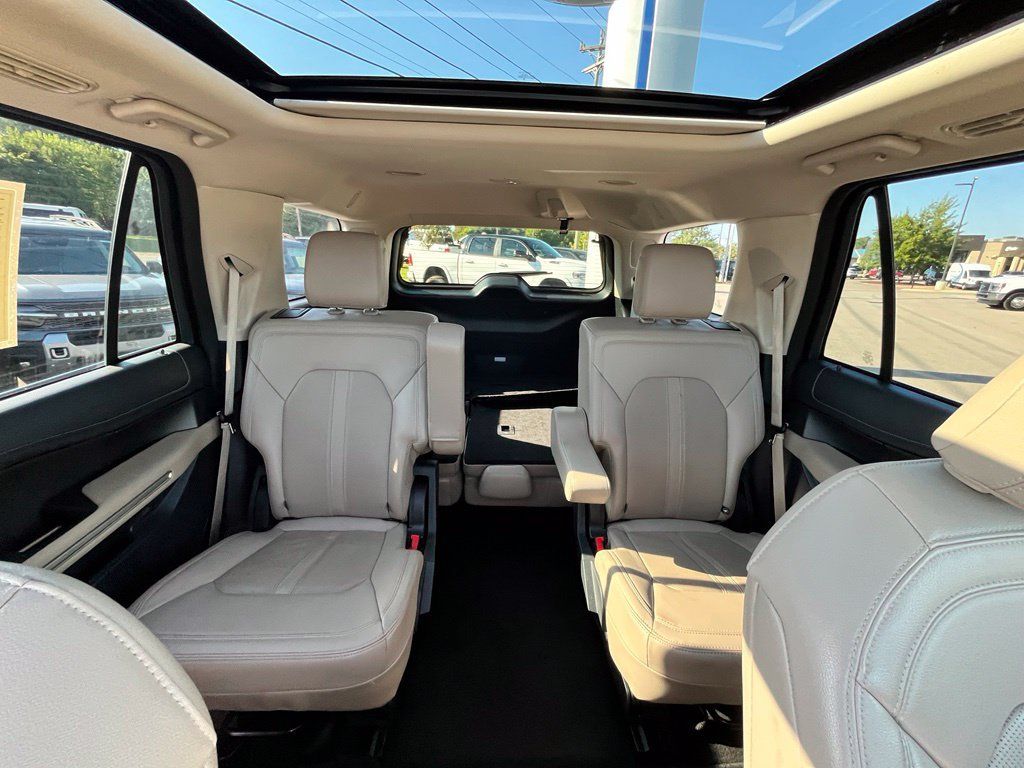 Used 2024 Ford Expedition Limited RWD image 14