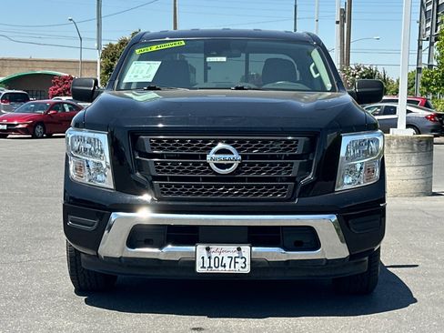 Certified 2022 Nissan Titan SV image 9