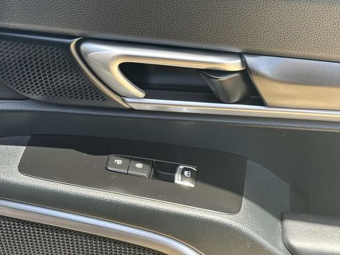Used 2025 Kia Telluride LX FWD image 16