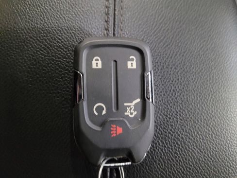 Used 2024 GMC Terrain SLT AWD/4WD image 32