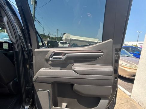 Used 2025 GMC Sierra 1500 SLT RWD image 21