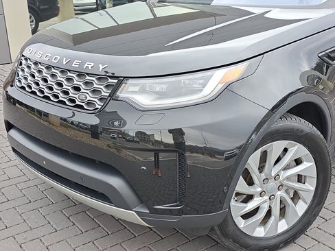 Used 2021 Land Rover Discovery S image 10