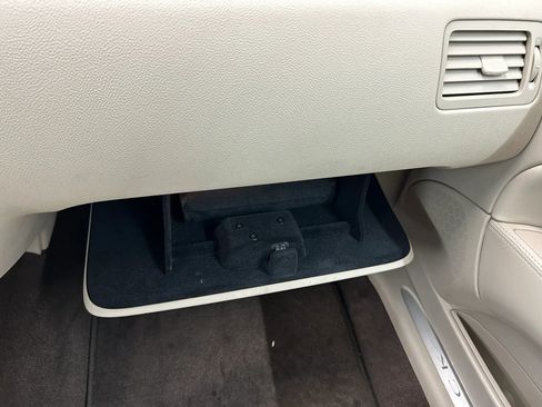 Used 2009 Buick Lucerne CXL w/ Driver Confidence Package image 20