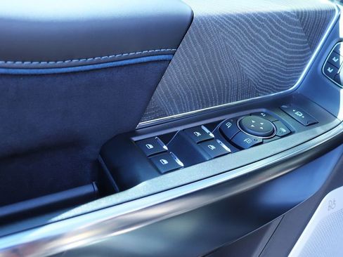 Used 2025 Ford F250 Platinum image 38