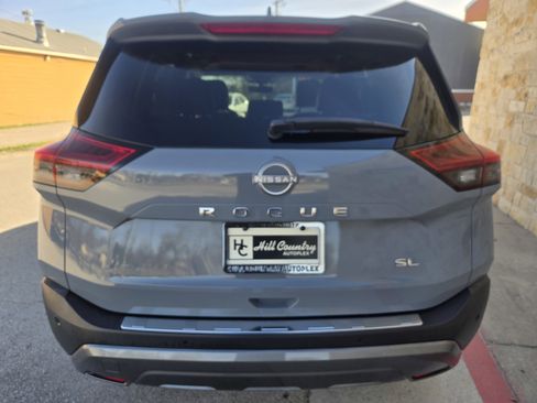 Used 2022 Nissan Rogue SL w/ SL Premium Package image 16