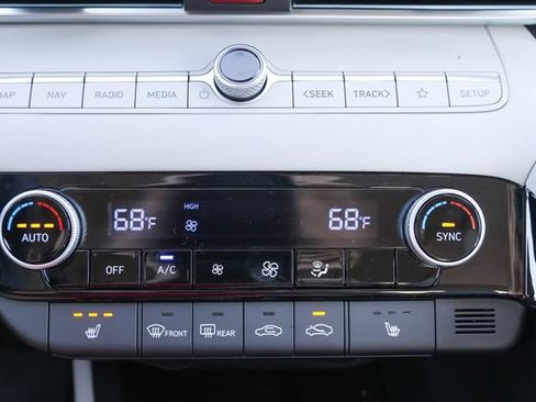 New 2026 Hyundai Elantra Limited FWD image 18