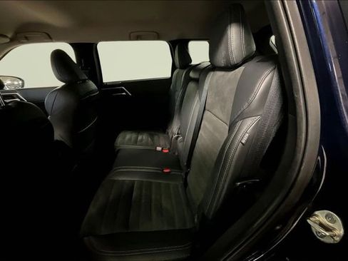 Used 2022 Mitsubishi Outlander SE image 23