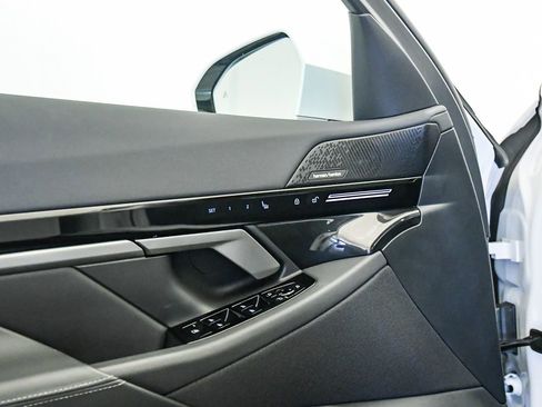 Used 2026 BMW 530i RWD image 24
