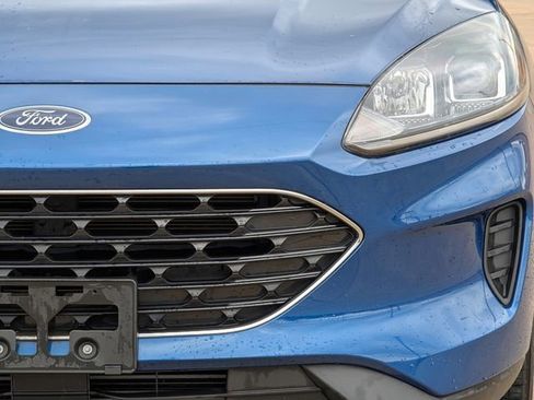Used 2022 Ford Escape SE w/ SE Sport Appearance Package FWD image 9