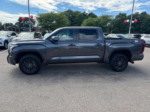 Used 2025 Toyota Tundra SR5 w/ SR5 Convenience Package AWD/4WD image 4