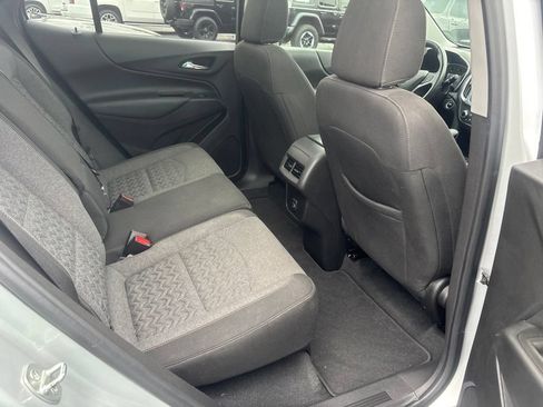 Used 2022 Chevrolet Equinox LT FWD image 9