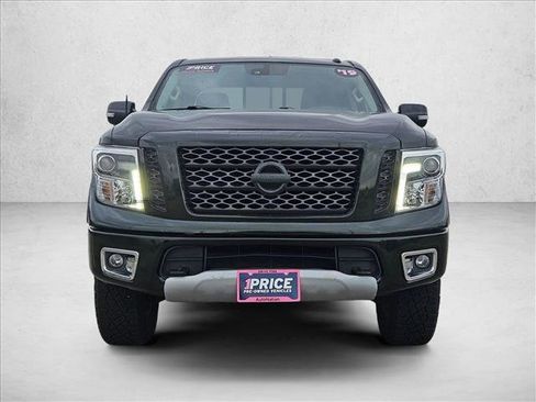 Used 2019 Nissan Titan PRO-4X AWD/4WD image 2