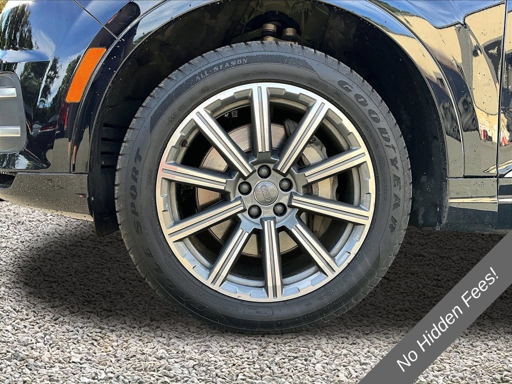 Used 2018 Audi Q7 3.0T Prestige AWD/4WD image 9