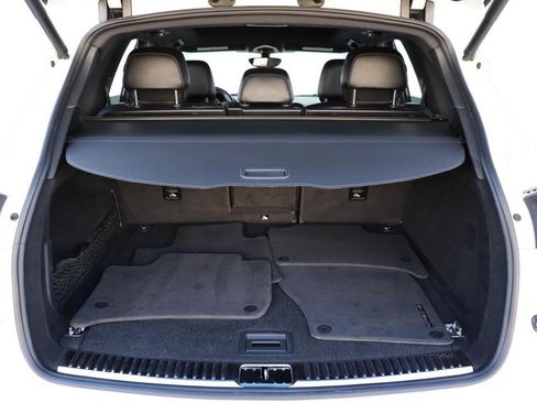 Used 2018 Porsche Cayenne Platinum Edition w/ Premium Package image 23