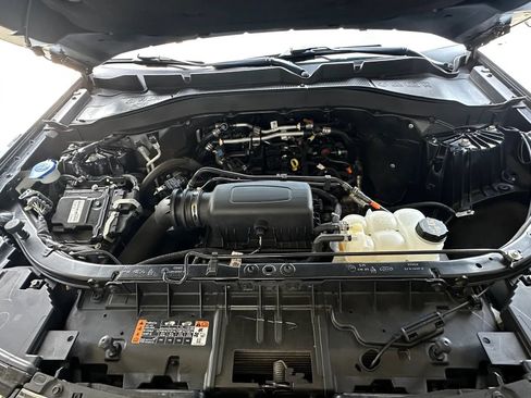 Used 2023 Ford Explorer XLT AWD/4WD image 23