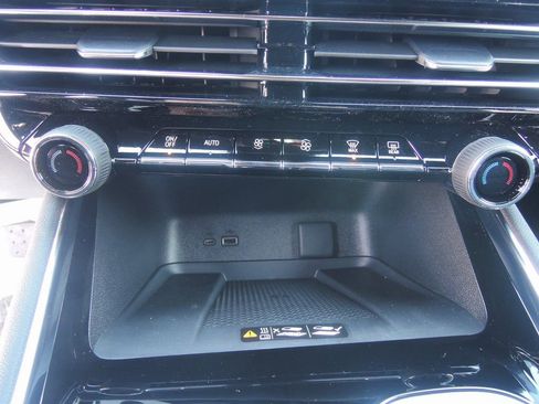 New 2026 Chevrolet Traverse LT image 18