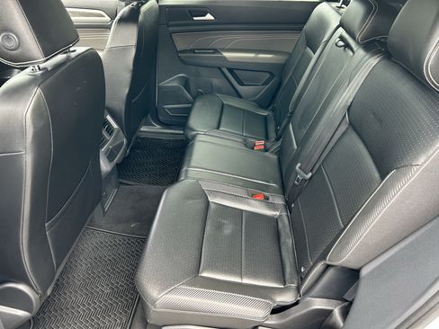 Used 2022 Volkswagen Atlas Cross Sport SE FWD image 15