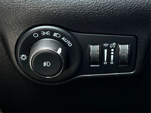 Used 2022 Jeep Compass Latitude AWD/4WD image 24