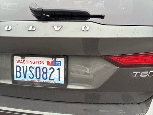 Used 2020 Volvo V60 T5 Cross Country image 10