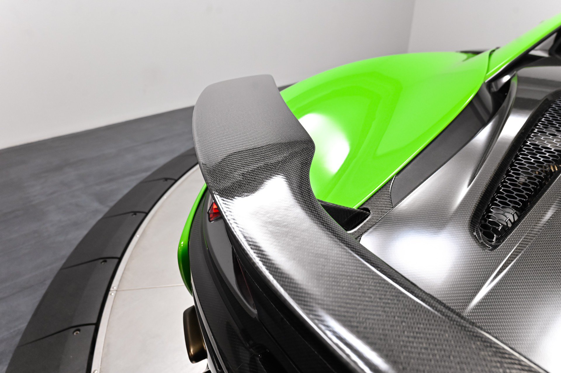Used 2016 McLaren 570S Coupe RWD image 29