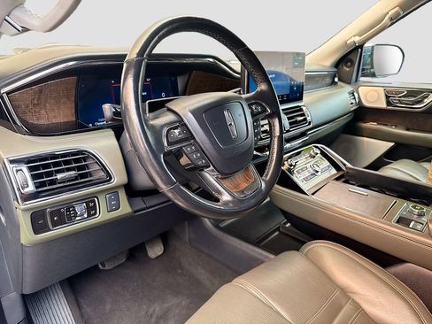Used 2023 Lincoln Navigator L Black Label AWD/4WD image 10