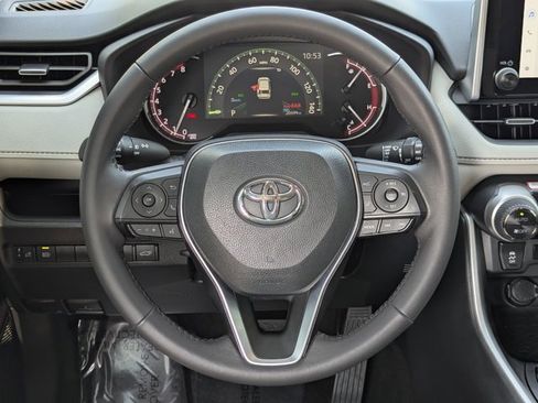 Used 2024 Toyota RAV4 XLE Premium image 20
