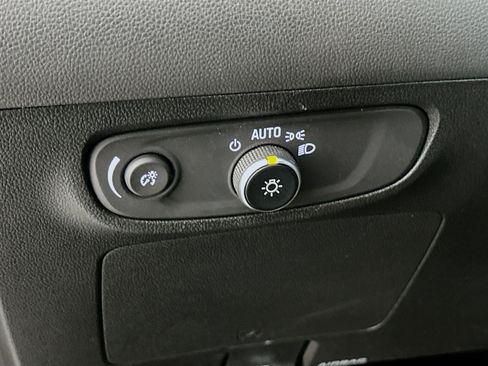 Used 2025 Buick Encore GX Preferred FWD image 17