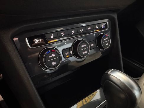 Used 2021 Volkswagen Tiguan SE R-Line image 30